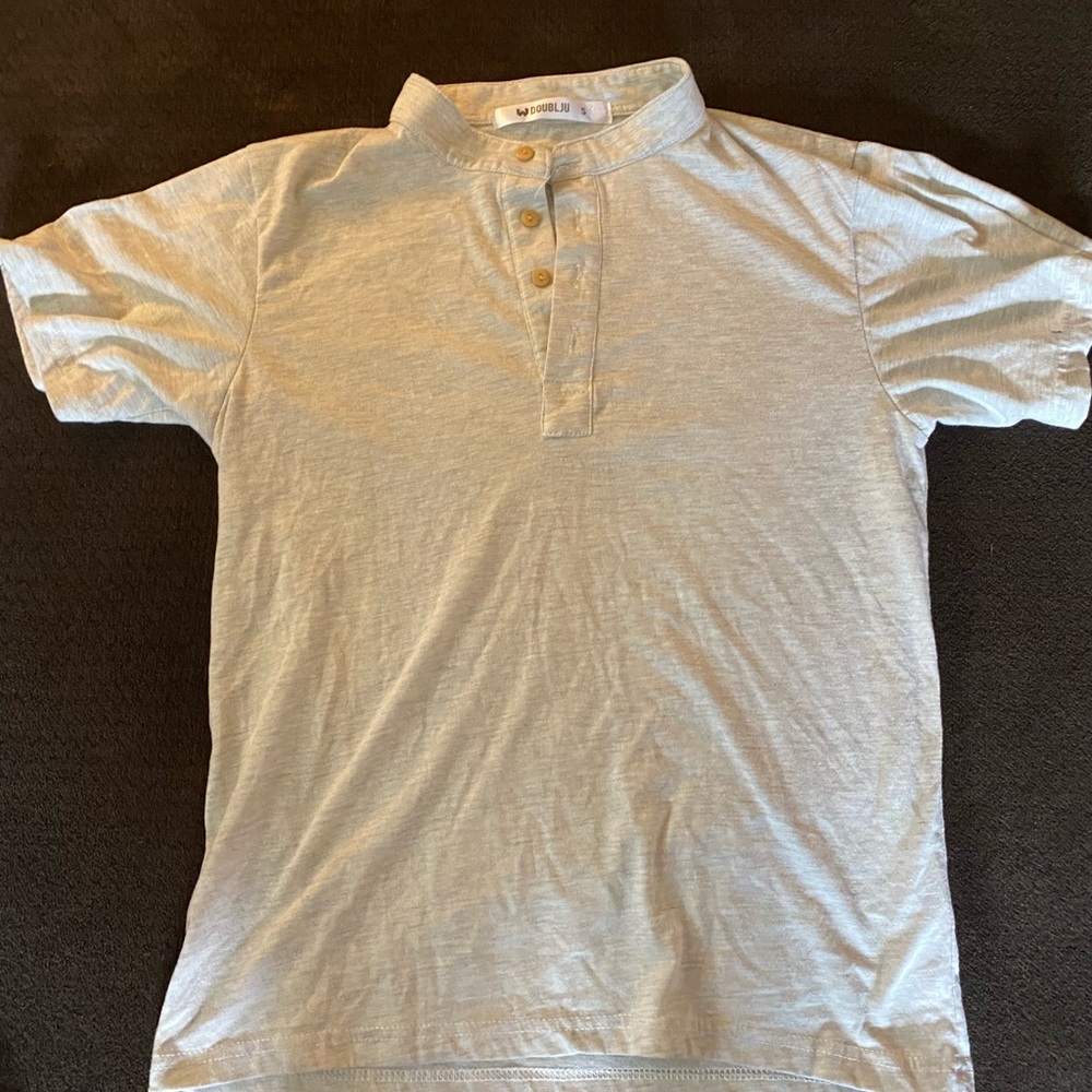 Heather gray henley, men’s small.